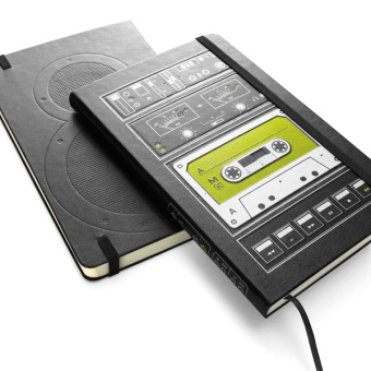 картинка Записная книжка Moleskine Le Audiocassette (нелинованная), Large (13x21см), черный от магазина Молескинов
